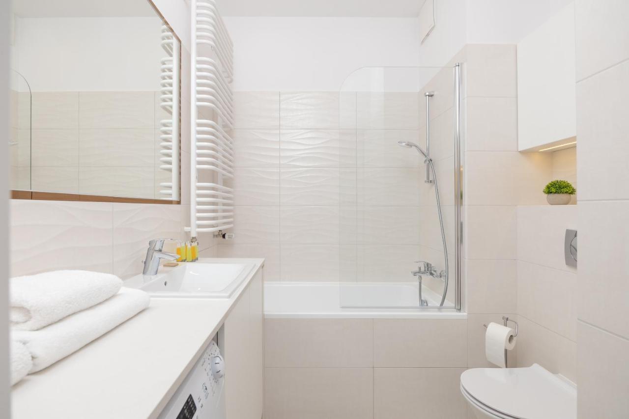 Wola Chic Blue Apartment وارسو المظهر الخارجي الصورة